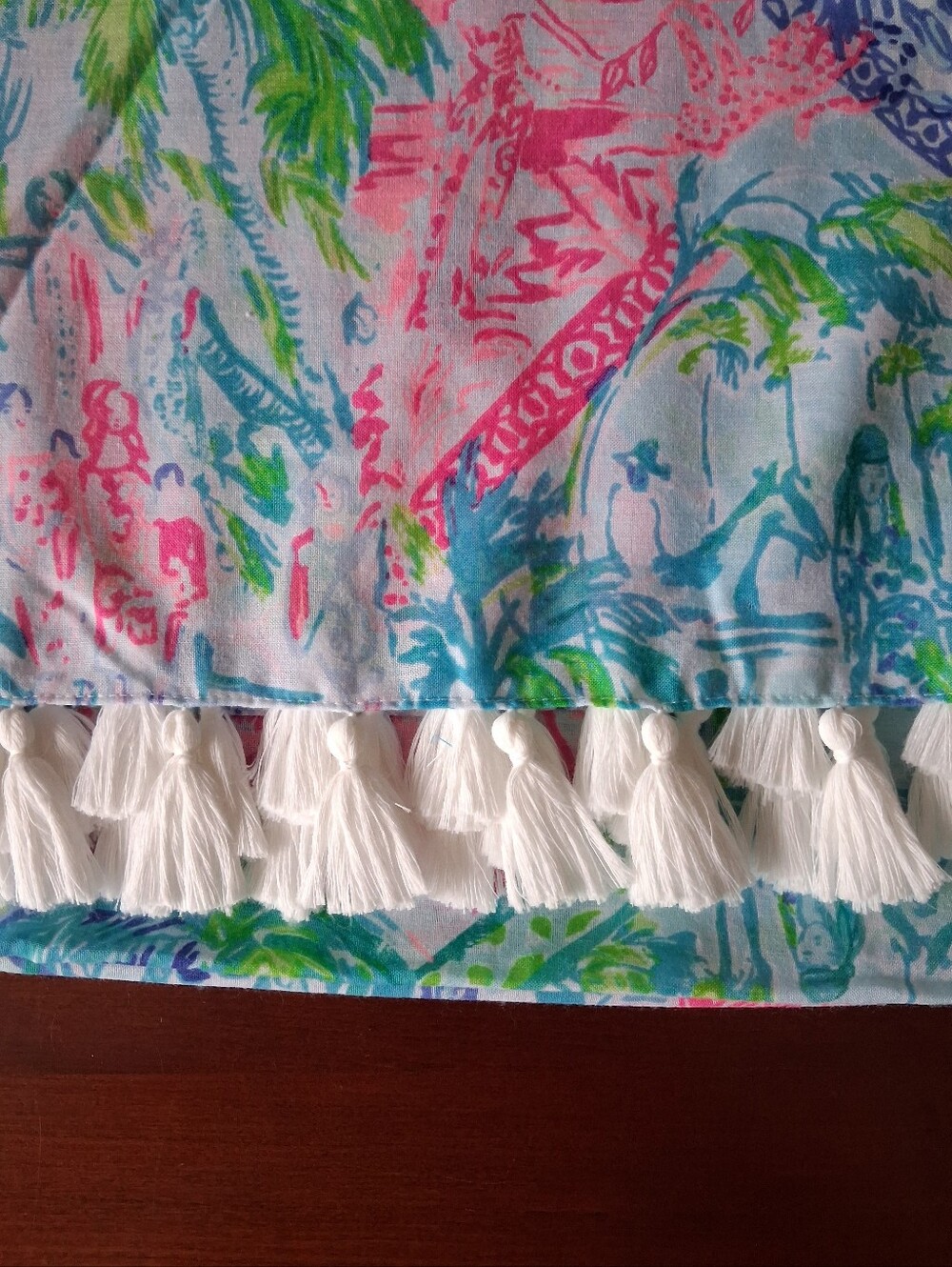Lilly Pulitzer "Bohemian Queen" Multi Resort Scarf Tasses EUC - Picture 5 of 5